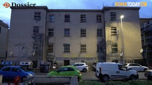 Crack, palazzi senza manutenzione e servizi tagliati. Vi porto nel cuore del Quarticciolo che resiste (Video)