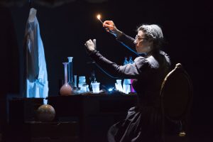 Lumen, lo spettacolo sulla vita di Marie Curie al Teatro Villa Pamphilj