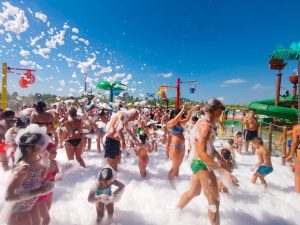 Dj set di Greta Tedeschi a Magicland e pool party a MagicSplash