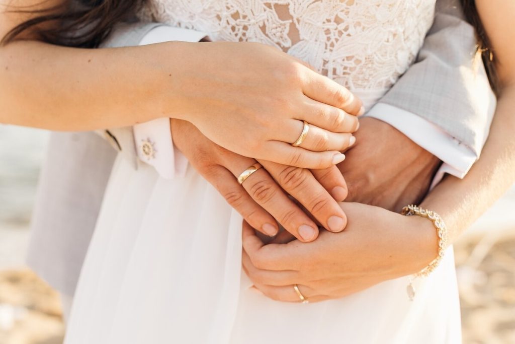 Cori e inni fascisti al matrimonio, la condanna del comune: "Inqualificabili atti nostalgici"