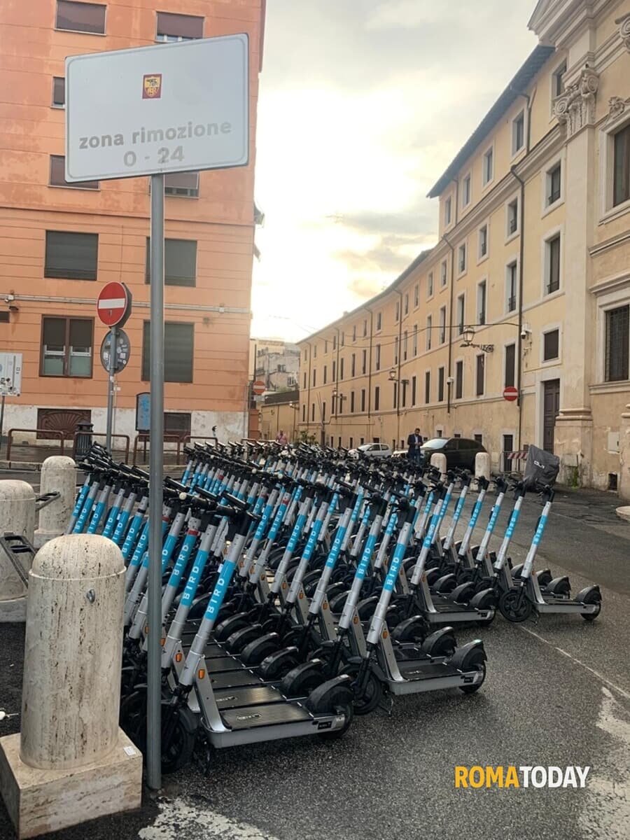 Lettori - Monopattini nel rione Monti