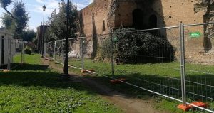 Un parco lineare lungo le mura, i cittadini in pressing sul Comune: “Sono una risorsa da valorizzare”