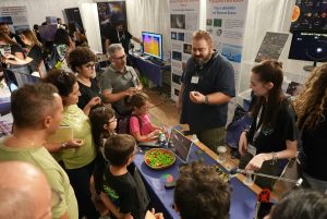 Il villaggio della scienza per la Notte Europea dei Ricercatori e delle Ricercatrici 2024