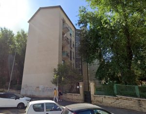 Disabili e anziani segregati in casa con l'ascensore rotto, scatta la denuncia per farlo riparare