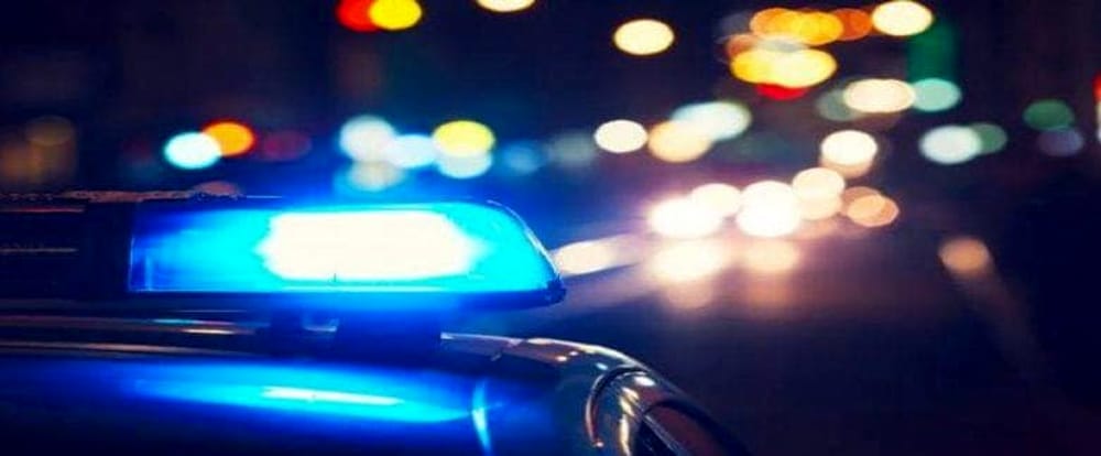 Bengalese picchiato e rapinato nel negozio a Torpignattara. Banditi in fuga con l'incasso