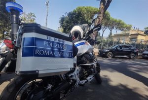 Roma, stretta contro i parcheggiatori abusivi fuori dagli ospedali e dai grandi eventi