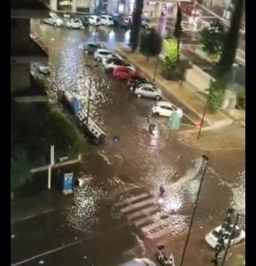 Maltempo a Roma, nubifragio sulla Capitale. Strade e case allagate nella notte