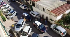 Rubano auto al Corviale, presi dopo inseguimento da film fino al Trullo