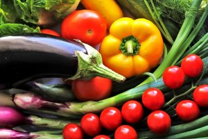 Mangiare vegano per otto settimane aiuta a "ringiovanire"