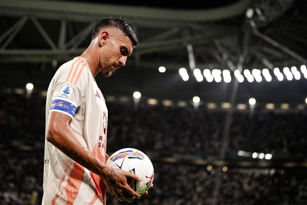 "Daje Lollo": il messaggio di alcuni tifosi sotto casa di Lorenzo Pellegrini