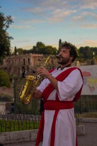Artisti di strada, niente Fori Imperiali: scatta un nuovo divieto