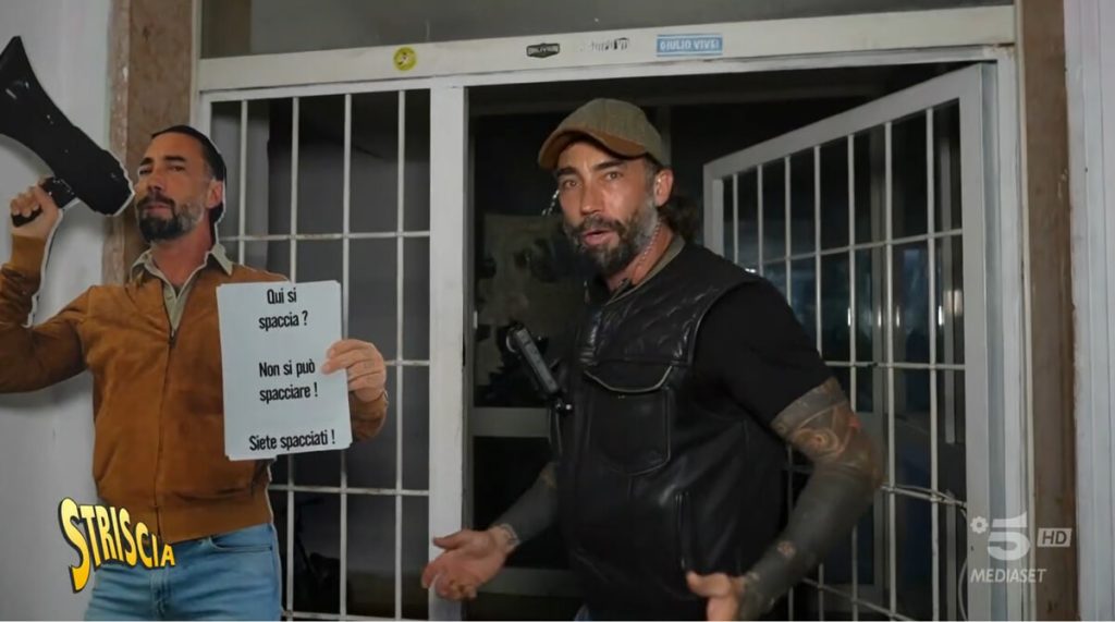 Ripresi da un servizio di Brumotti per Striscia spostano la base di spaccio ma vengono arrestati