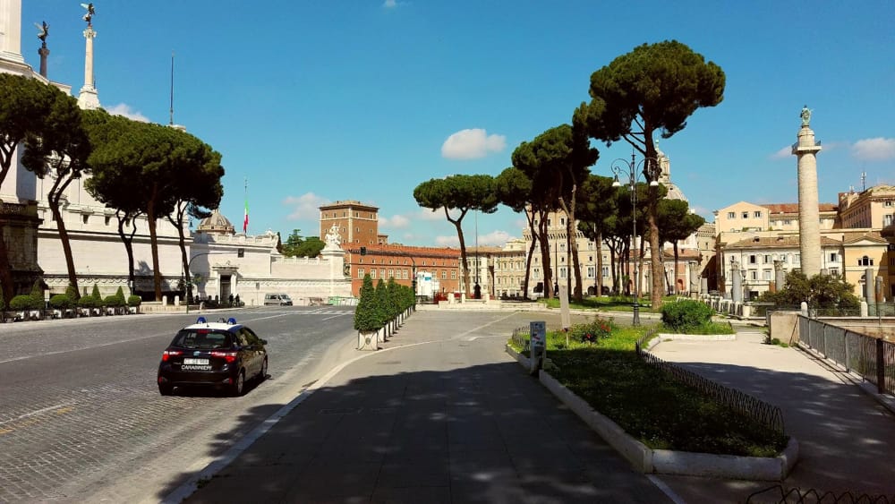 Una turista è stata scippata di tre collanine su via dei Fori Imperiali