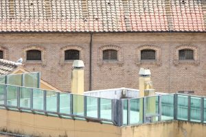 Agente della penitenziaria ruba il cibo destinato ai detenuti e lo rivende a bar e negozi