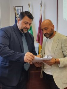 Progetto scuole sicure, arriva l’ok dell’aula: limite di 30 km/h in tutte le strade con edifici scolastici