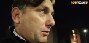 Don Coluccia torna al Quarticciolo, ancora tensioni. Agente della scorta spara un colpo di pistola in aria