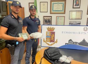 Consegne stupefacenti: dal litorale pontino alla Capitale con quasi cinque chili di cocaina nell'auto