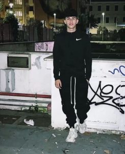 Edoardo Clementi, il 17enne morto dopo lo schianto sullo scooter rubato. Gli amici: "Sempre con noi"