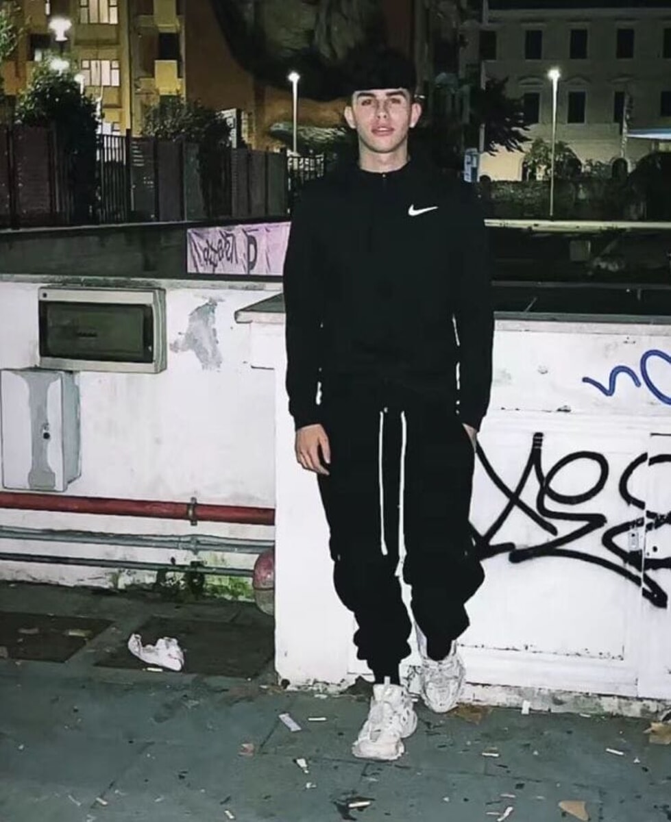 Edoardo Clementi, il 17enne morto dopo lo schianto sullo scooter rubato. Gli amici: "Sempre con noi"