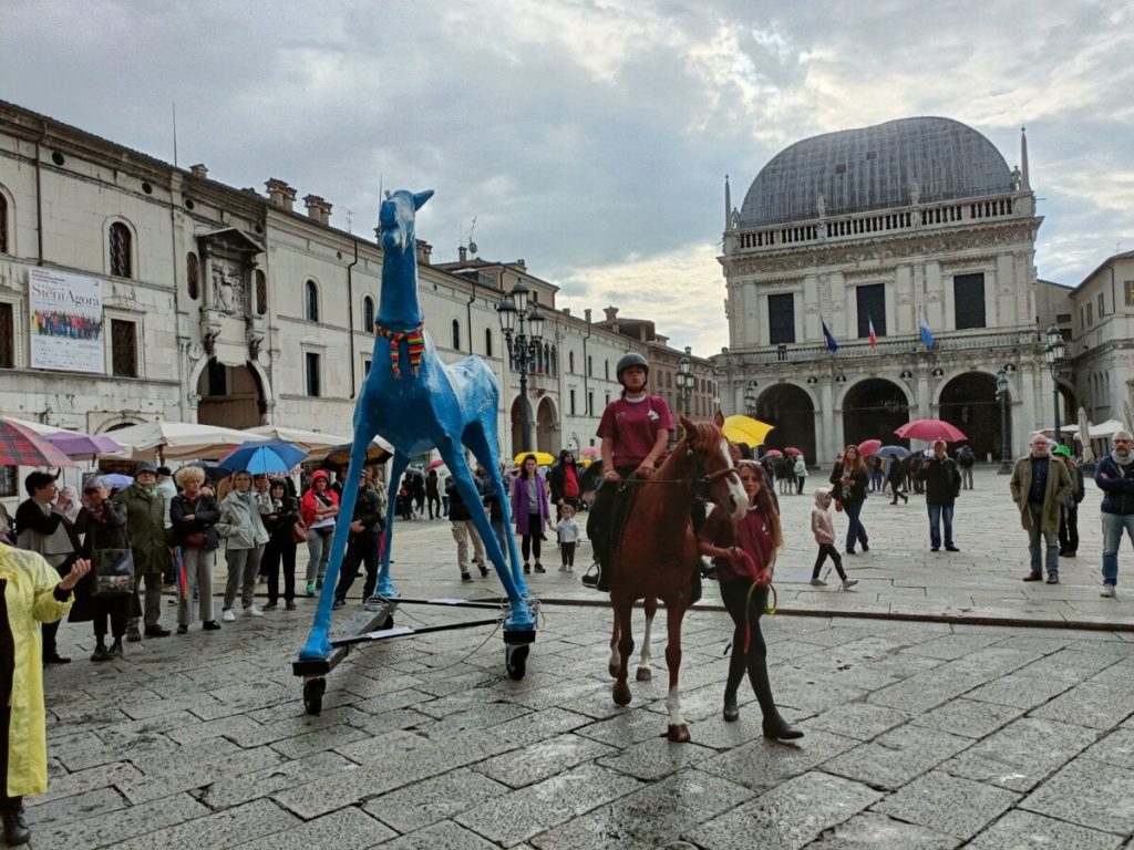 La squadra di equitazione dedicata a persone con disagi psicosociali debutta al Centro Equestre di La Macchiarella