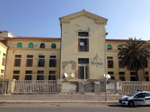 Censimento all'ex colonia di Ostia, identificate 50 persone. Denunciati 32 nuovi occupanti