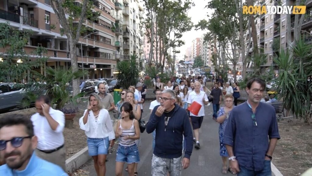 Palazzi senz'acqua, i residenti: "Responsabilità scaricate su impianti e attività commerciali"