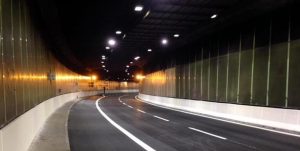 Riaperta la Galleria Giovanni XXIII dopo l'incendio del pulmino