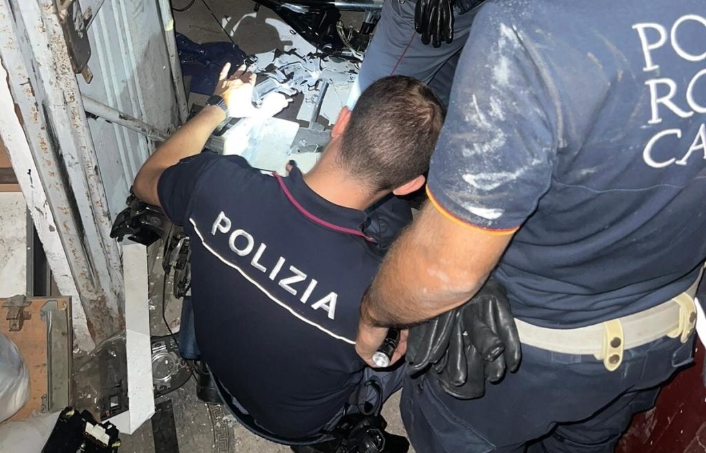 Assedio a Corviale, due gli arresti. Nei garage gli scooter rubati