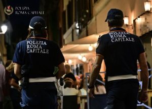 Venditori abusivi e occupazioni di suolo pubblico in centro. Multe per oltre 40mila euro
