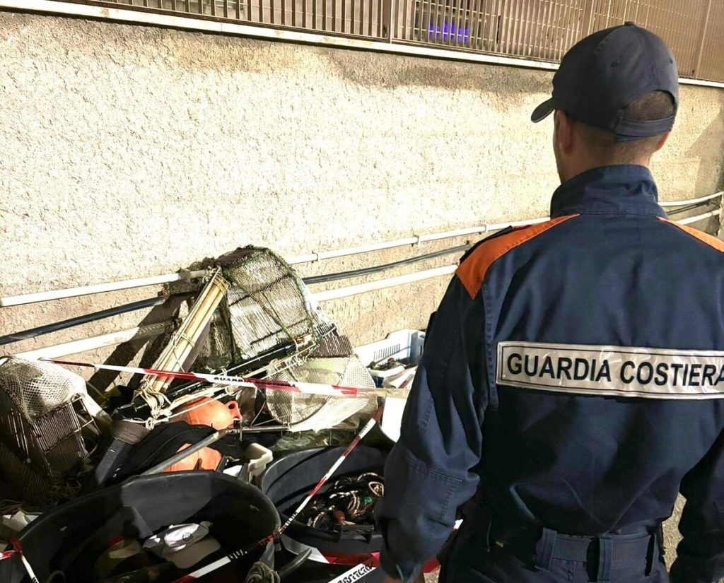Pesca abusiva: sequestrata una rete di 2500 metri a Capocotta