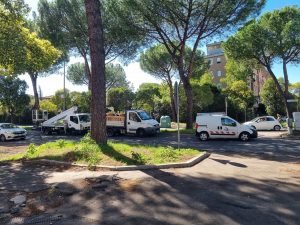 Lampioni fuori uso a Casale Caletto, residenti: "Da settimane al buio". Areti: "Intervento in corso"