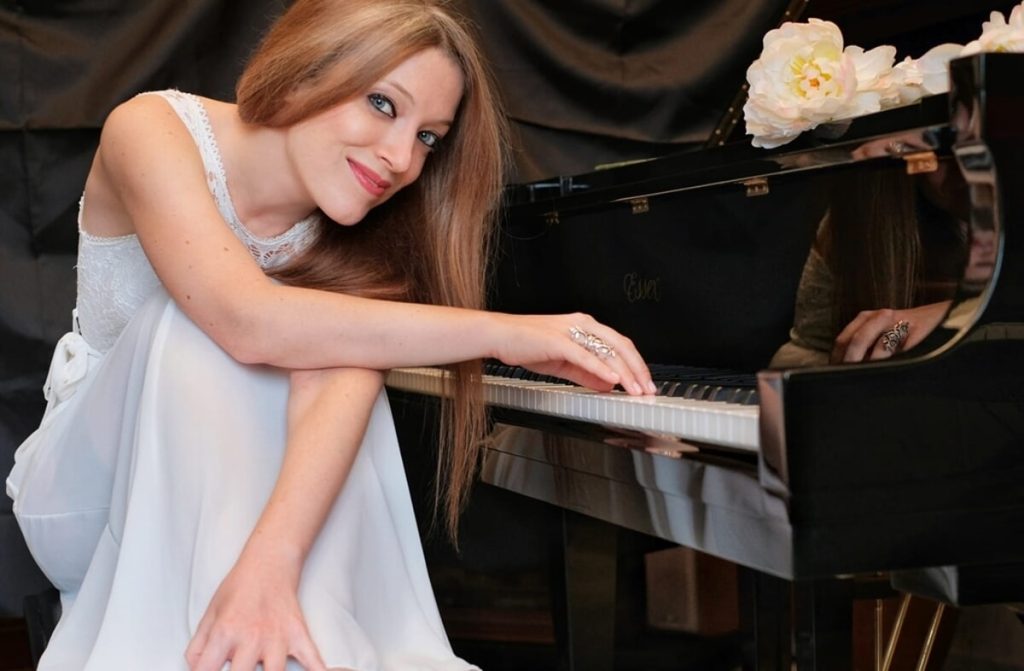Licia Missori in concerto al Teatro Il Cantiere tra classica e pop