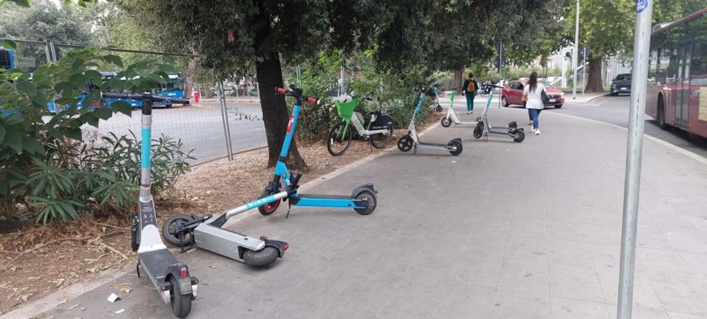 Monopattino selvaggio a Roma, in Vaticano arrivano 70 parcheggi virtuali