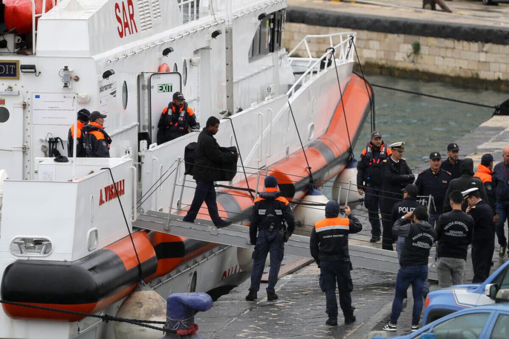Minacce di morte alla giudice Silvia Albano dopo la sentenza sui migranti in Albania: lei sporge denuncia