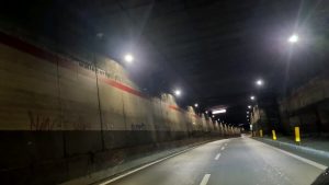 Incidente in tangenziale: chiusa la galleria. Traffico in tilt