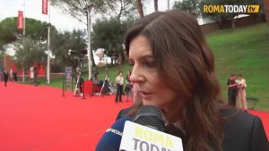 VIDEO | Festa del Cinema di Roma, sul red carpet arriva Chiara Mastrioianni