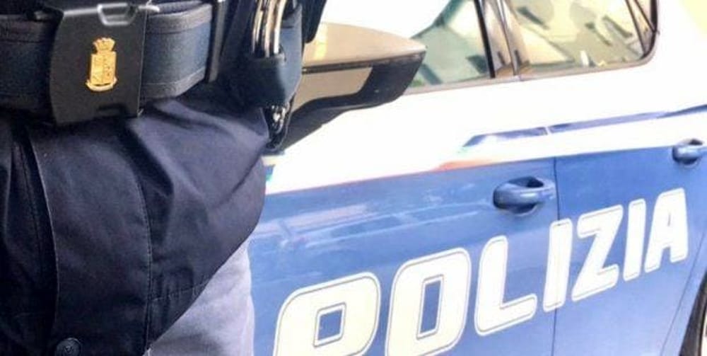 Baby rapinatore cosparge di benzina titolare del minimarket. Individuato anche il complice