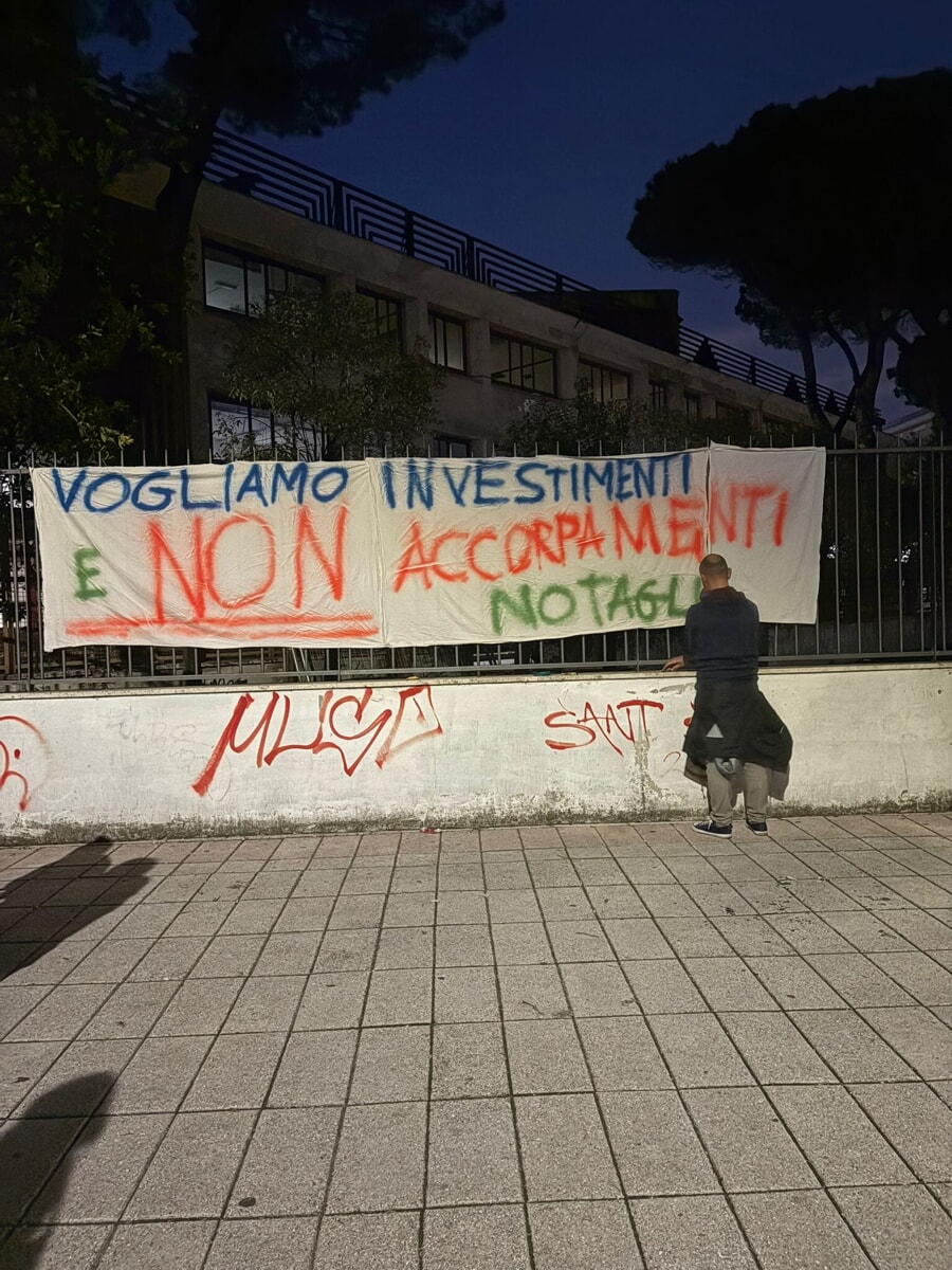 Scuole da tagliare a Roma: ecco gli accorpamenti proposti per il 2025/26. Scatta la protesta