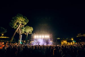 Lo strano caso del concerto pagato dal Comune oltre 300mila euro per annunciare un concorso per studenti mai partito