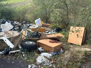 Castel di Guido: tanti rifiuti, poca sicurezza e prostituzione. "Ci sentiamo cittadini di Serie B"