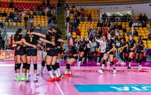 È una Roma Volley che sa soffrire: vittoria preziosa in rimonta all’esordio in A1