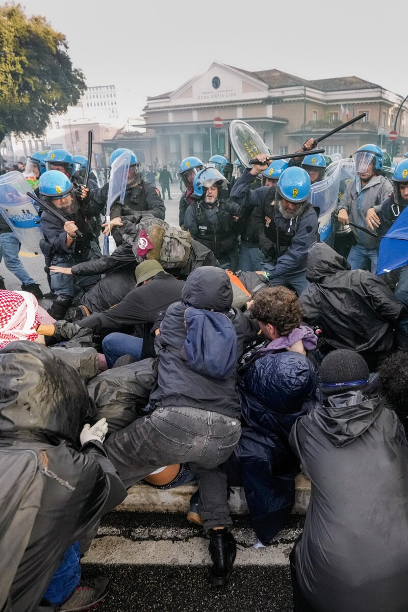 Scontri a Roma al sit-in per la Palestina: un arresto e tre denunce. 34 gli agenti feriti