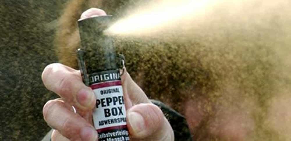 “Hai una sigaretta?”: la gang che rapina in piazza del Popolo e spruzza spray al peperoncino