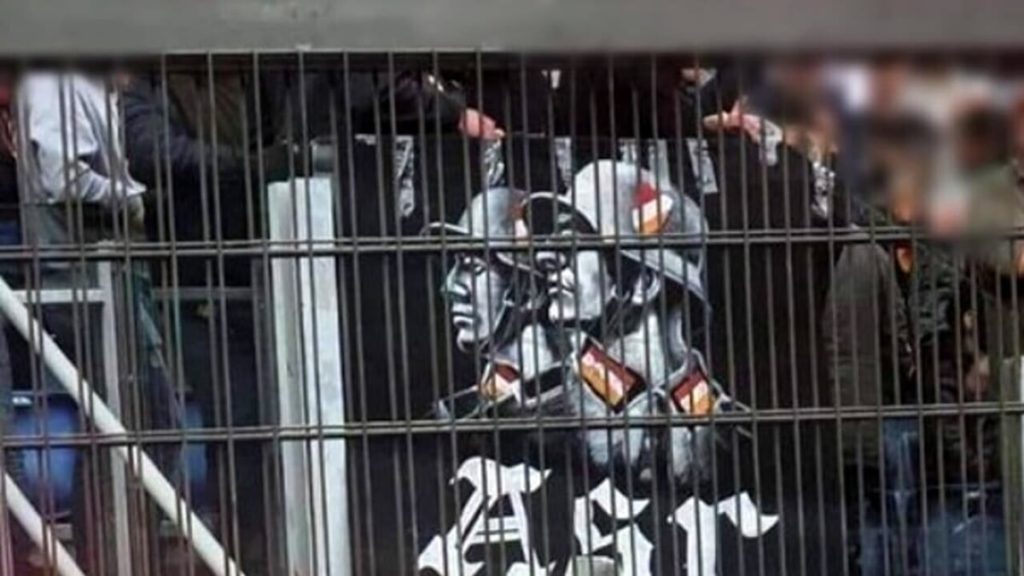 La galassia nera del tifo romanista: la curva Sud vira ancora a destra