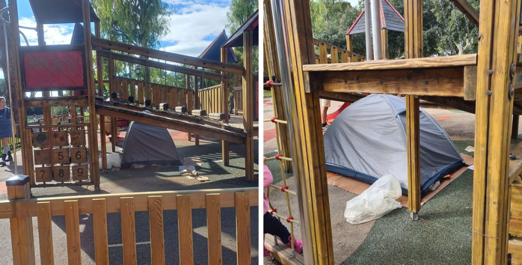 Una tenda di un senza dimora al centro dell'area giochi di Colle Oppio