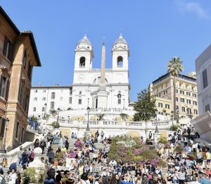 Milioni sperperati, lavori mai fatti. Ecco come i francesi gestiscono (male) le chiese di Roma