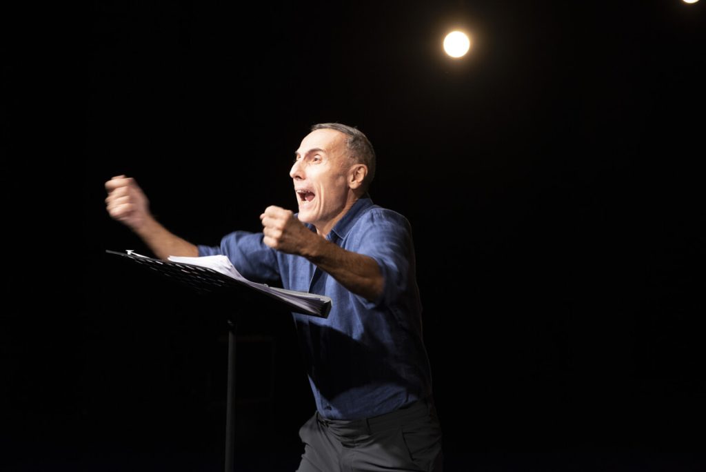 INTERVISTA | Valerio Aprea racconta “Il giorno in cui mio padre mi ha insegnato ad andare in bicicletta”