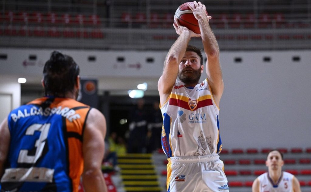 Ancellotti e Santiangeli guidano la Virtus alla seconda vittoria stagionale