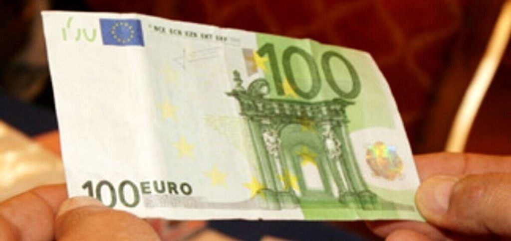 Cento euro per corrompere i carabinieri, aveva il furgone senza assicurazione