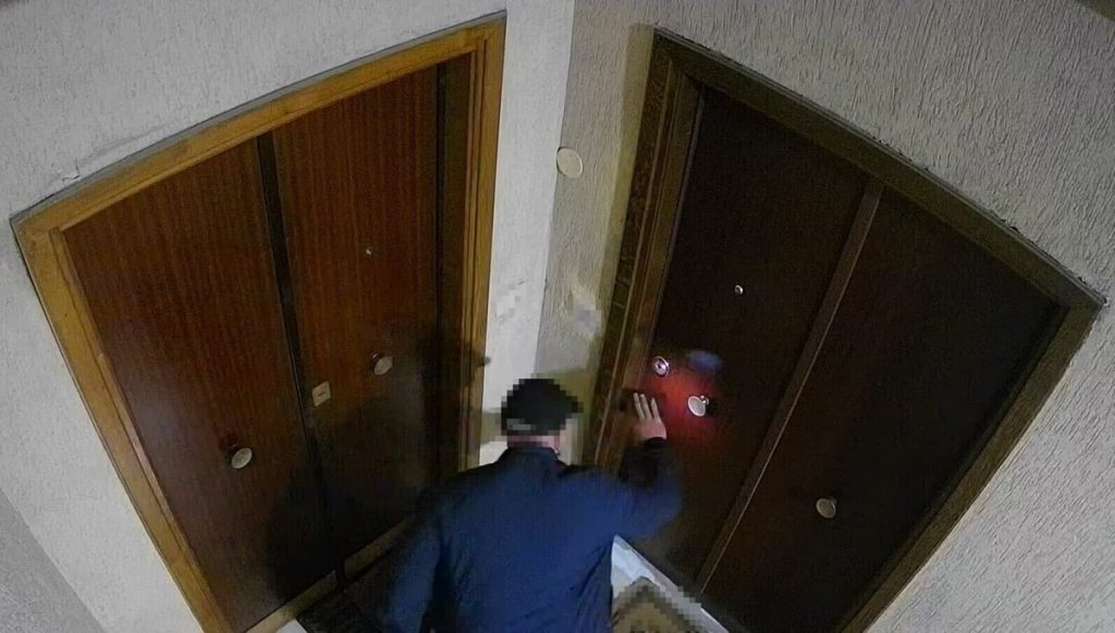 Furti in casa a Roma: tra prevenzione e paura aumenta la corsa allo spioncino digitale